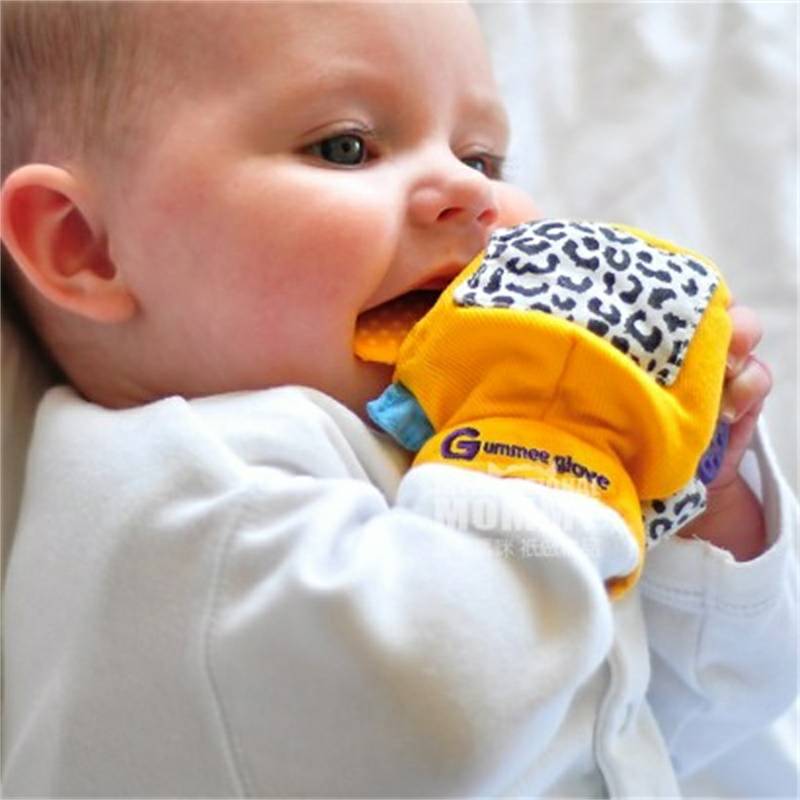 Gummee Sarung Tangan Bayi Teether Edisi Luar Negeri