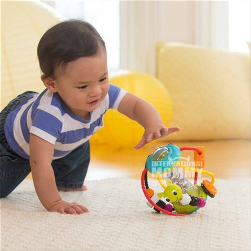 Infantino Bayi Infantino di Amerika Serikat menggenggam ulat gigitan versi luar negeri