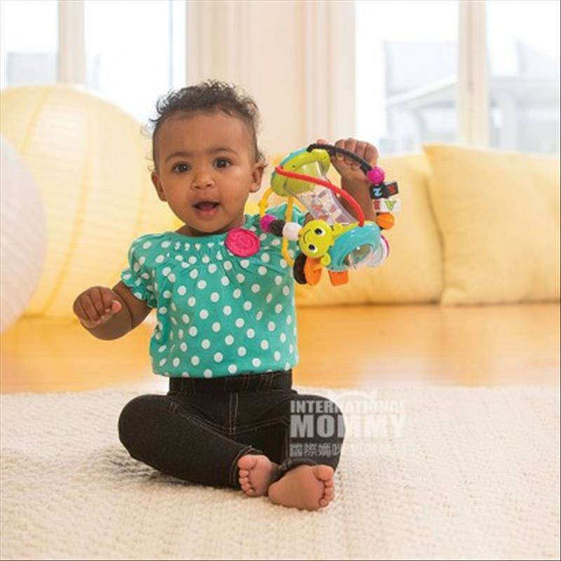 Infantino Bayi Infantino di Amerika Serikat menggenggam ulat gigitan versi luar negeri