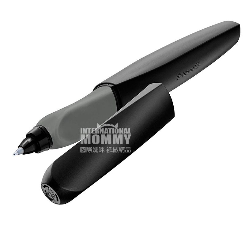 siswa Pelikan Jerman menggunakan postur yang benar untuk berlatih bolpoin versi luar negeri