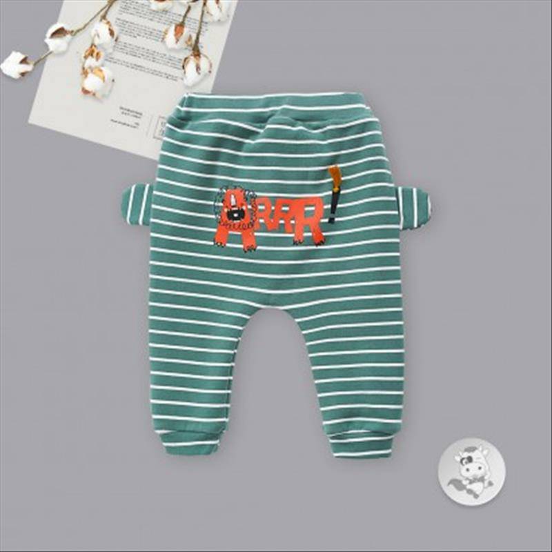 Verantwortung bayi laki-laki dan perempuan dengan telinga lateral dan celana PP warna kopi beludru