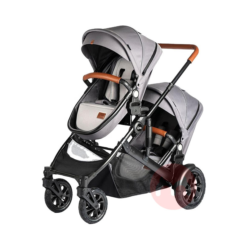 Superbaby Pandangan tinggi tiga dalam satu jalan kembar