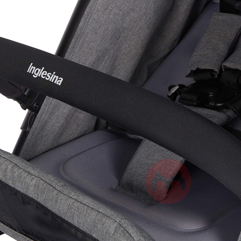 Inglesina Pengendali bayi abu-abu yang bisa dibawa