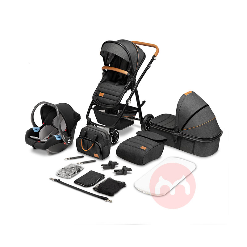 Lionelo Tiga dalam satu pakaian abu-abu bayi pengembara multi-fungsi