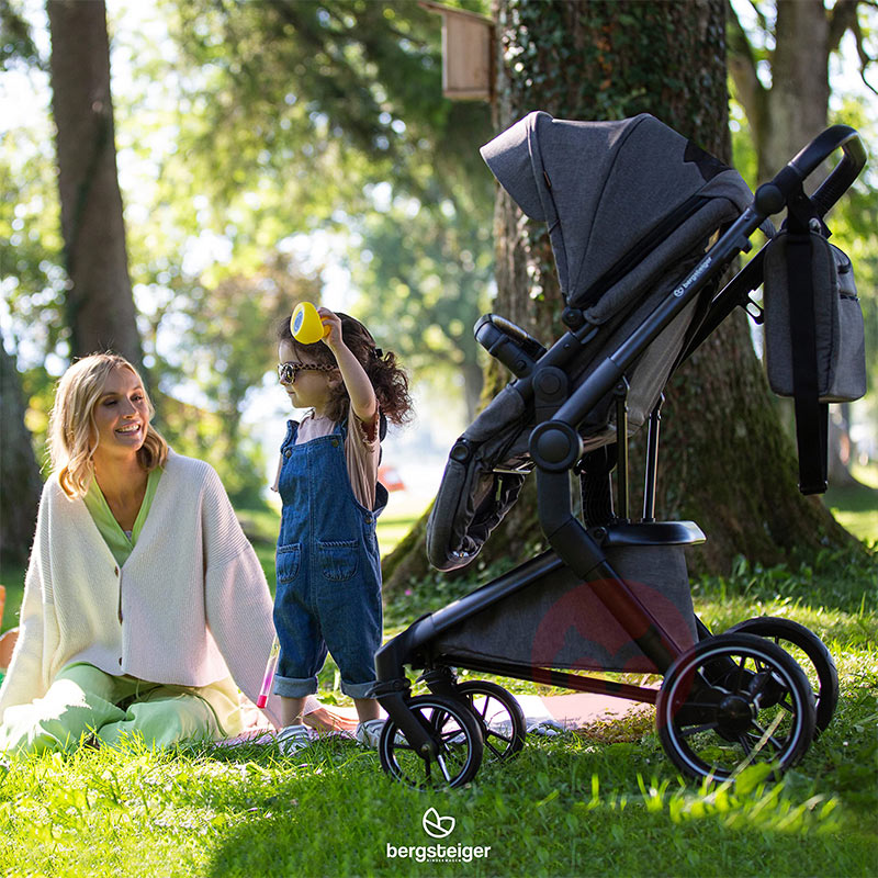 Bergsteiger Tiga dalam satu baju abu-abu pengembara bayi